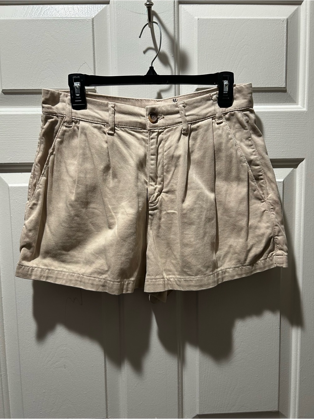 Free People Billie Chino Shorts in Almond Milk Size 6